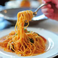 Spaghetti Western: Czy kowboje jedli makaron? Odkryj ich dietę!
