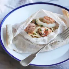 Spaghetti al cartoccio: Sekret idealnych owoców morza w papilocie