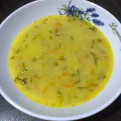 Ile kalorii ma zupa ogórkowa ze śmietaną? Sprawdź i odchudź!