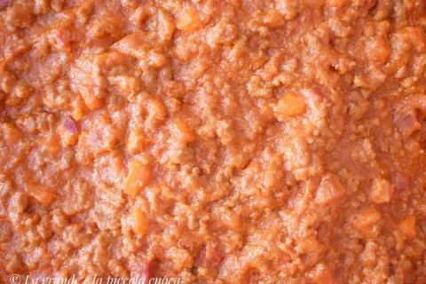 Ragù alla Bolognese: Prawdziwy sos boloński krok po kroku.