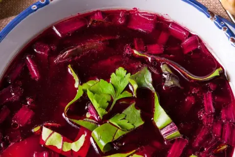 Gotuj botwinkę jak ekspert! Przepis, porady i idealny smak.