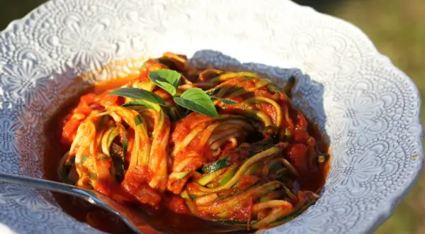 Idealne spaghetti z cukinii: przepis i sekrety bez wodnistego sosu