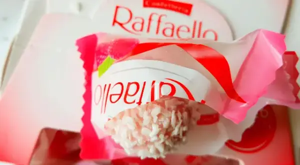 Gdzie kupić malinowe Raffaello? Mapa skarbów i terminy dostaw!