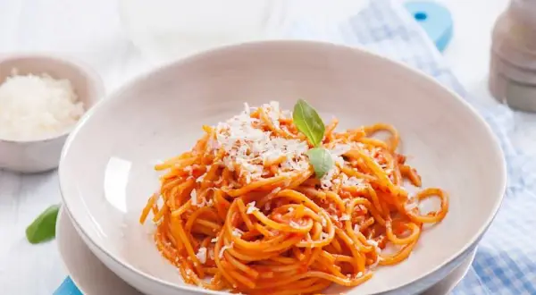 Thermomix Spaghetti Napoletana: Czy to najprostszy włoski klasyk?