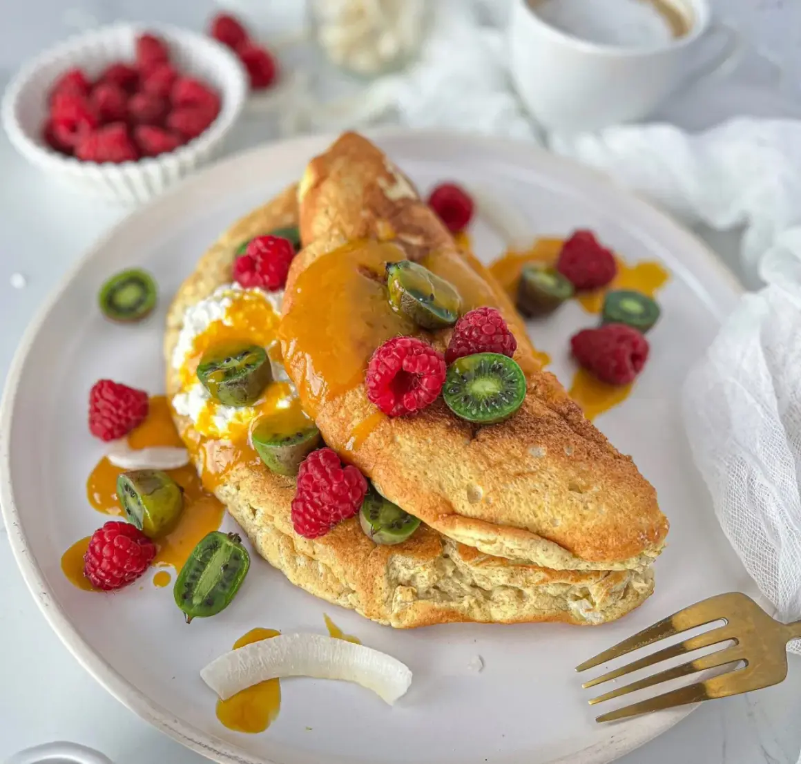 Sekrety puszystego omletu na słodko: idealne śniadanie!