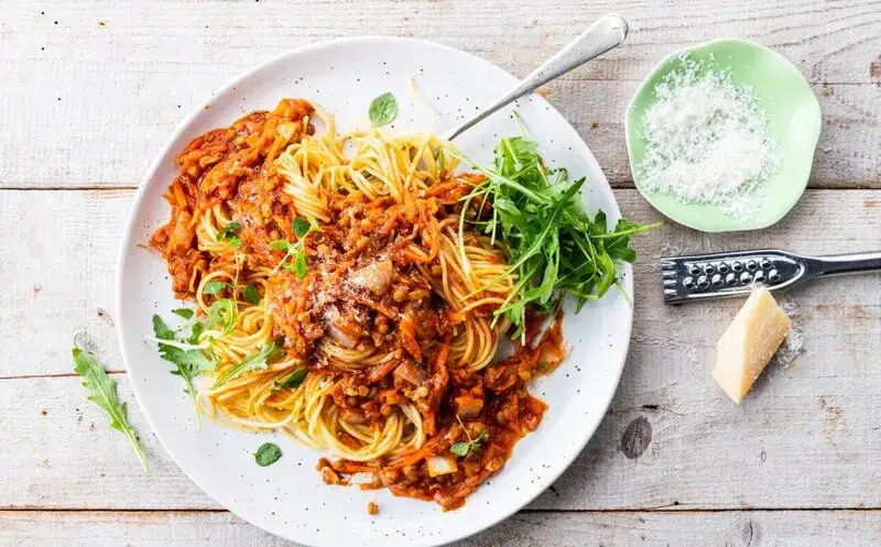 wegetariański sos do spaghetti z soczewicą