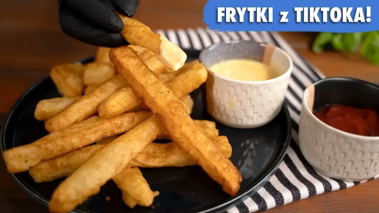 r&oacute;żne dania z ziemniak&oacute;w (gotowane, puree, frytki)