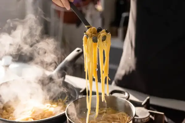 Jak ugotować idealny makaron do rosołu? Sekret al dente!