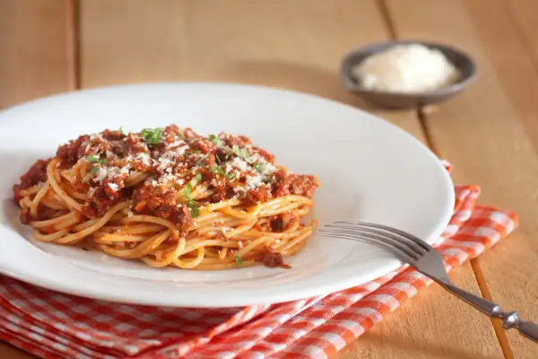 Spaghetti bolognese kcal: Jak jeść i nie tyć? Porady dietetyka